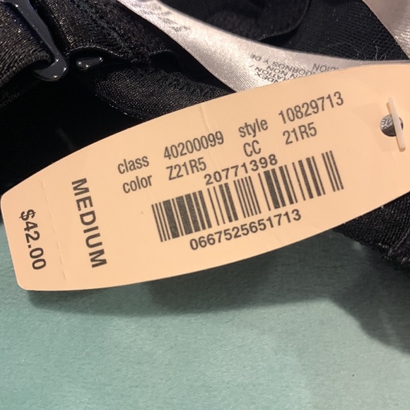 Victoria’s Secret Bra to Wear Over Another Bra Medium NWT - Picture 5 of 5